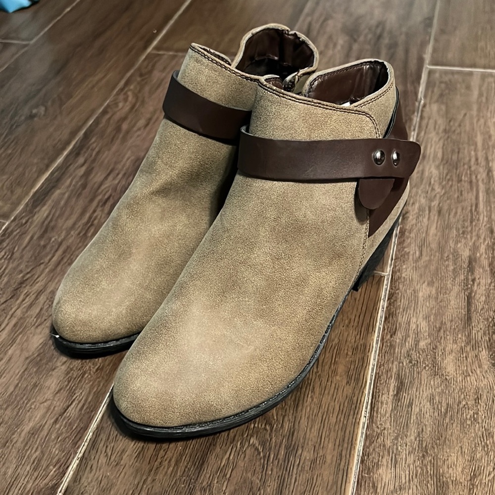 Ladies taupe two strap bootie